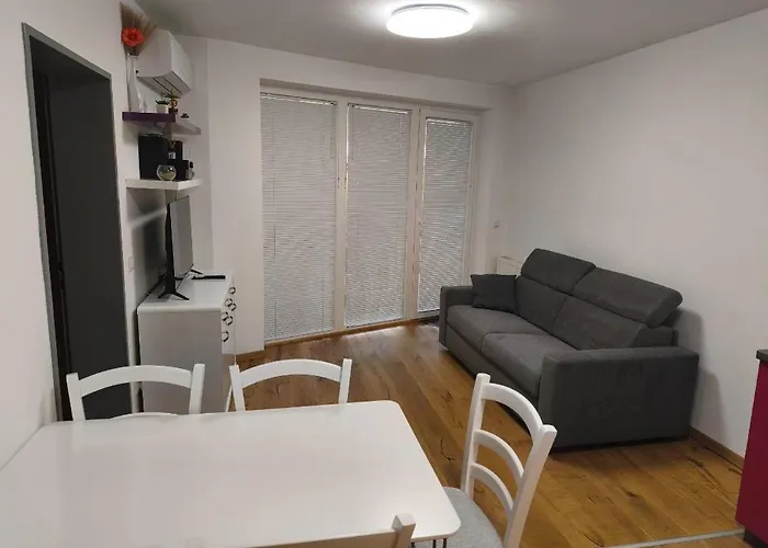 Apartma Ajda *